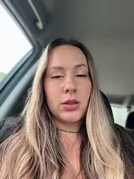 Mona_Plus webcam model stream image