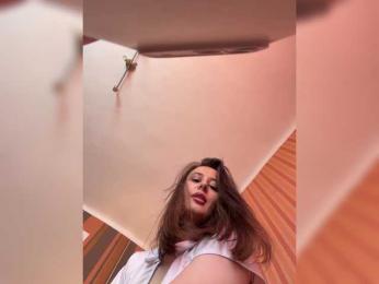 MoniClark webcam bongacams model stream image