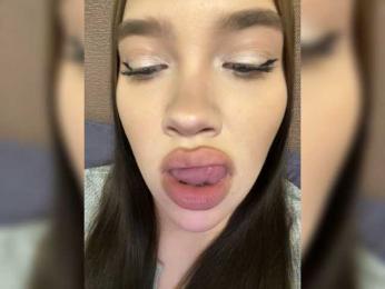 Glossmixdoll webcam bongacams model stream image