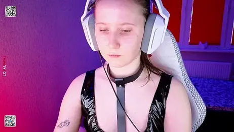 mon_lola webcam model stream image