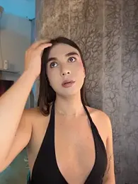 saracaball_ webcam stripchat model stream image