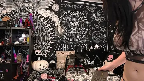 EVILYN webcam stripchat model stream image