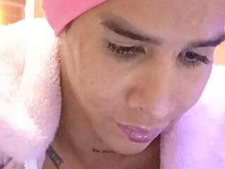 Helenlinda Bell webcam model stream image