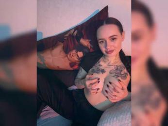 Italianka webcam bongacams model stream image