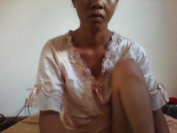 PrettyLie webcam bongacams model stream image