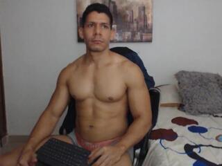 Manolo Vega webcam flirt4free model stream image