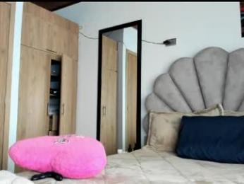 manucute_23_ webcam model stream image