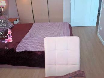 MonikaFoxys webcam bongacams model stream image