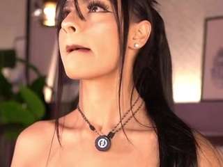 izzywild webcam model stream image