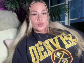 Kay Devon webcam model stream image