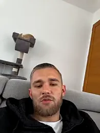 Benjamiinlt webcam stripchat model stream image