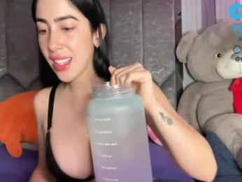 _gummies15 webcam model stream image