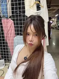 Selenaaaaa- webcam stripchat model stream image