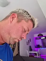 Trucker_Hunter webcam model stream image