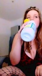 QueenHeart18 webcam model stream image