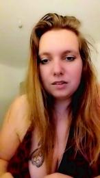 QueenHeart18 webcam model stream image