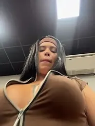 Rafaellaz webcam model stream image