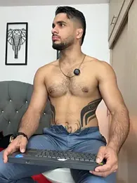 Maximiliano_ford webcam model stream image