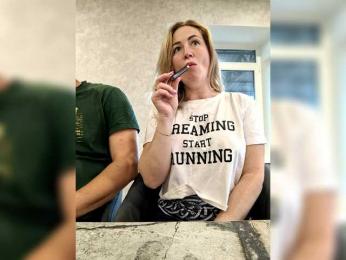 MOLLY-7 webcam bongacams model stream image