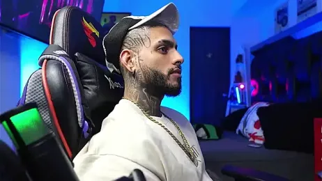 logan_hugh8 webcam model stream image