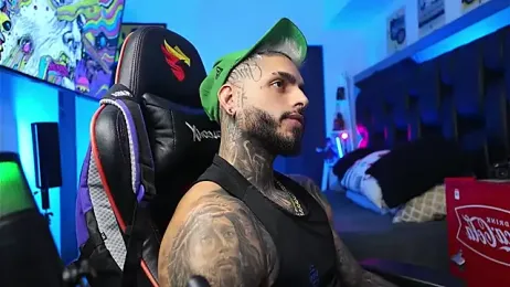 logan_hugh8 webcam model stream image