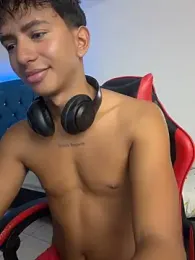 Leonarrrd_01 webcam model stream image