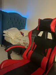 Leonarrrd_01 webcam model stream image