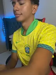 Leonarrrd_01 webcam model stream image