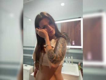 Oops_kiraa webcam model stream image