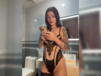 Oops_kiraa webcam model stream image