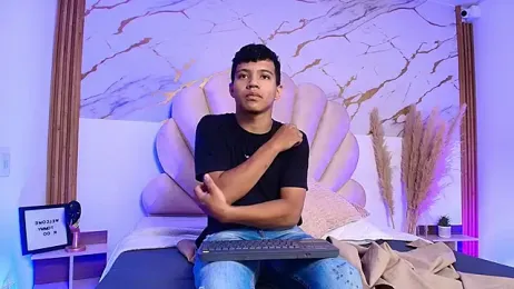 Miaa_Hero webcam model stream image