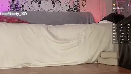 VivienneWest webcam model stream image