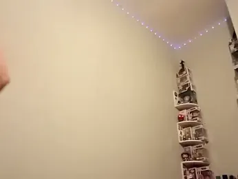 Sofialovee69 webcam model stream image