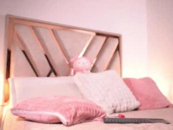 _andyy__ webcam model stream image