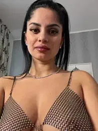 _adelle webcam stripchat model stream image