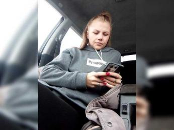 CrazyVika webcam bongacams model stream image