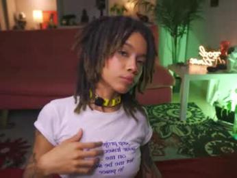 cooper_reds webcam model stream image