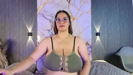 big_tits_in_your_face webcam model stream image