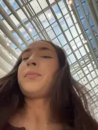 Holly_Play webcam model stream image