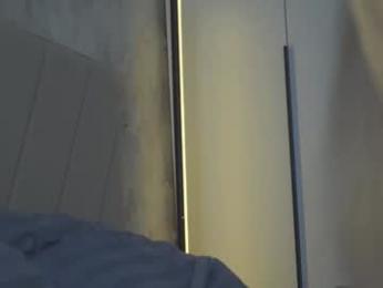 agent_blonde webcam model stream image