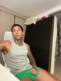 sendfer webcam stripchat model stream image