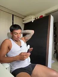 sendfer webcam stripchat model stream image