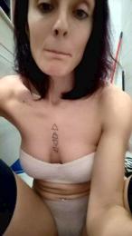 Caledoniax2 webcam cam4 model stream image