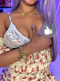 lilliiilliiillil webcam stripchat model stream image