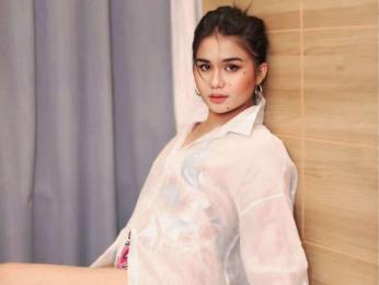 AngelCavendish webcam model stream image