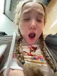 bambi_lu webcam stripchat model stream image