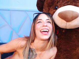 Mila Park webcam model stream image