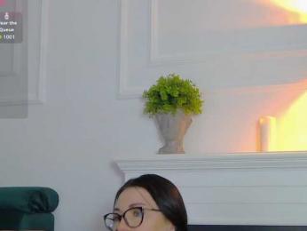 IvyNoirr webcam bongacams model stream image