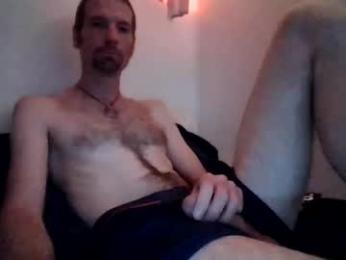 happy82081 webcam model stream image