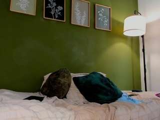 karlyee webcam model stream image